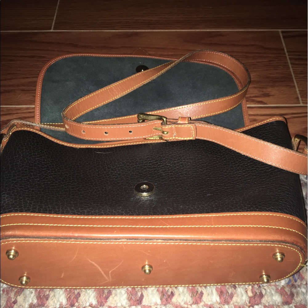 DOONEY & BOURKE SHOULDER BAG